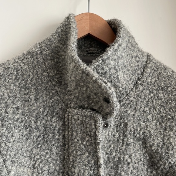 VERO MODA Boucle jacket. - Picture 2 of 5